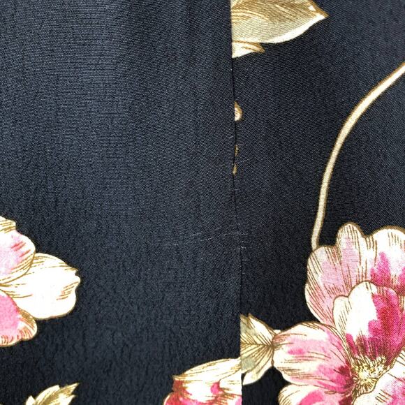 Cupcakes And Cashmere Blue Pink Jacinda Floral Cap Sleeve Keyhole Back Romper - Picture 9 of 10